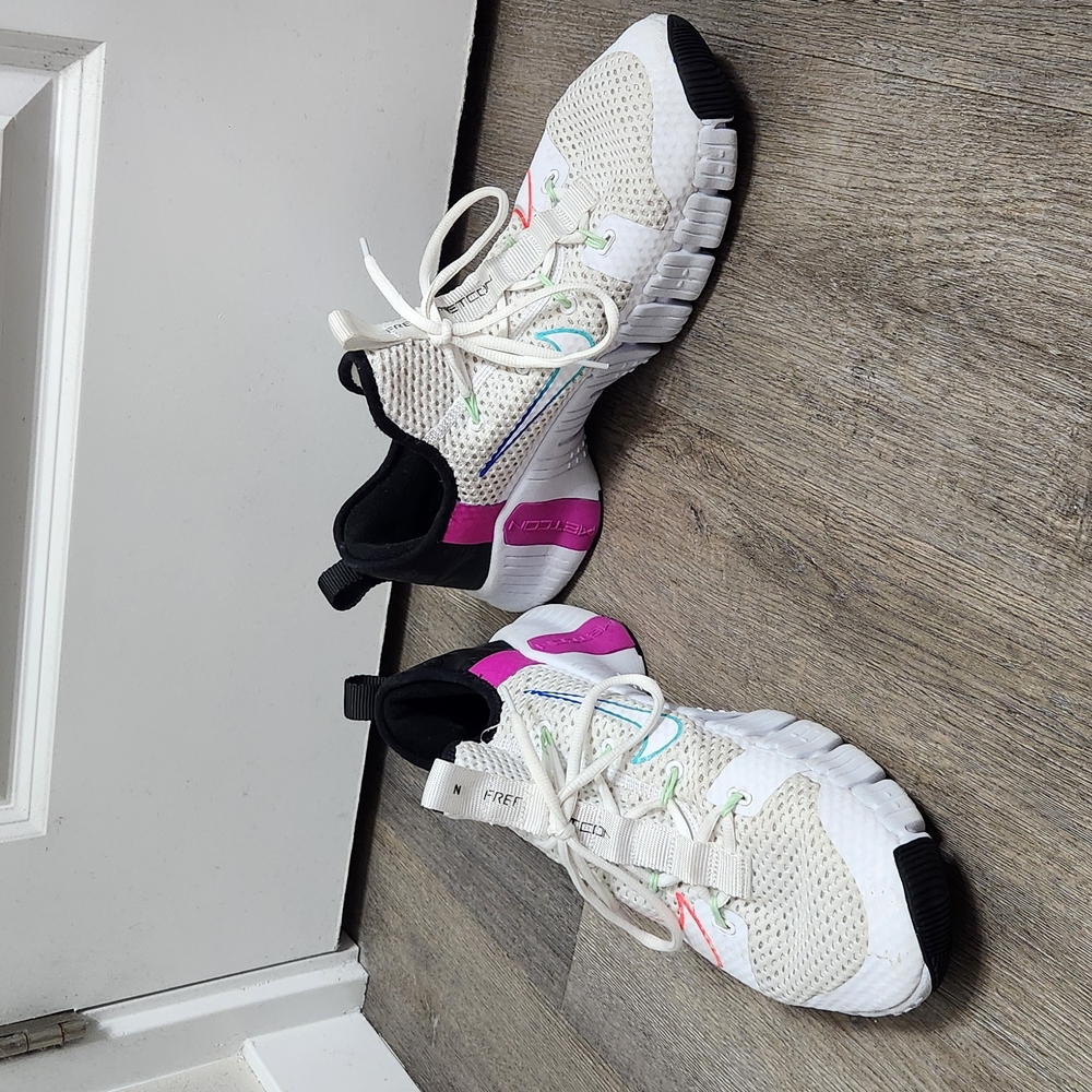 Nike Free RN 5.0 White Sneakers - Picture 4 of 5